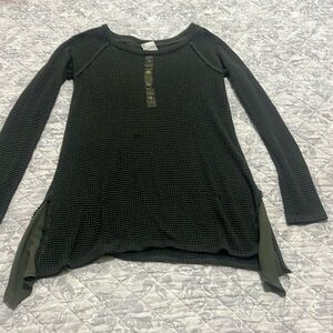 Blue pepper women’s shirt size small